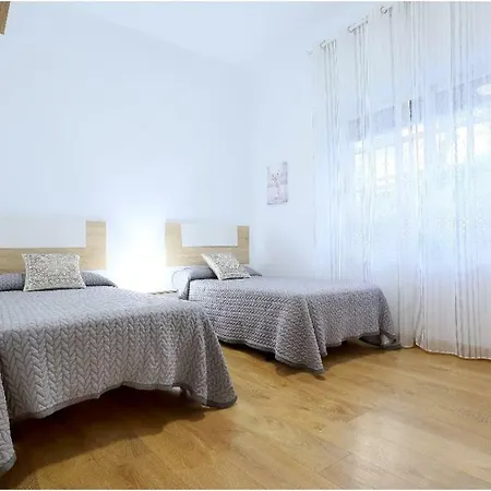 Piso En Emili´s House2 Apartamento